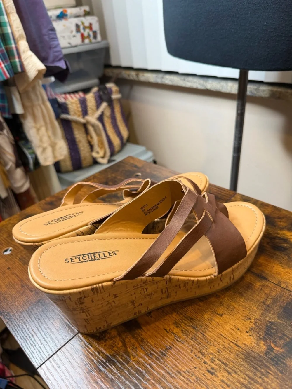 Seychelles brown leather